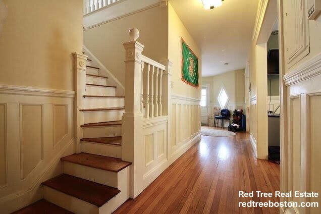 Building Photo - 24 Burton St