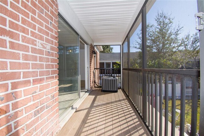 Building Photo - 13830 Orange Sunset Dr