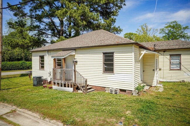 Building Photo - S Mckay Ave- Duplex