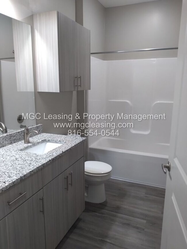 Building Photo - NEW Reduced Rental Rate is $857 with May M...