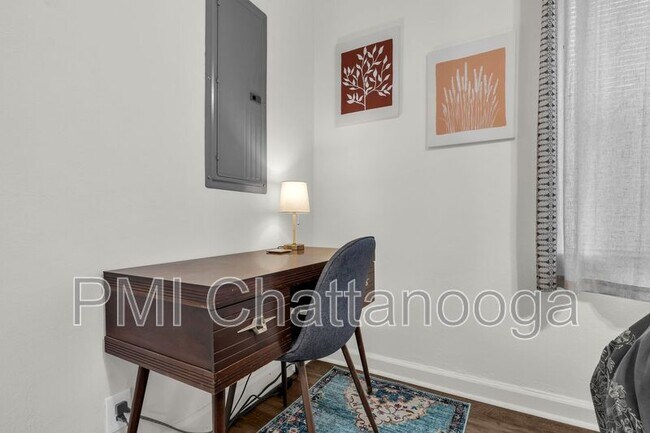 Building Photo - 306 Glenwood Cir