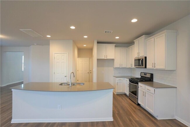 Building Photo - 12110 Tolson Dr