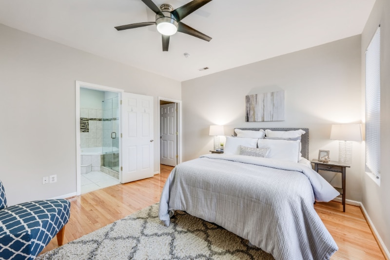 Building Photo - 27 Todd Pl NE