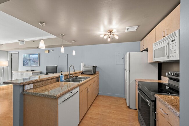 Building Photo - Great Acqua Vista Home with Harbor Views