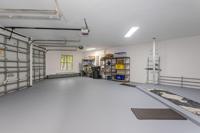 Building Photo - 10703 Versailles Blvd