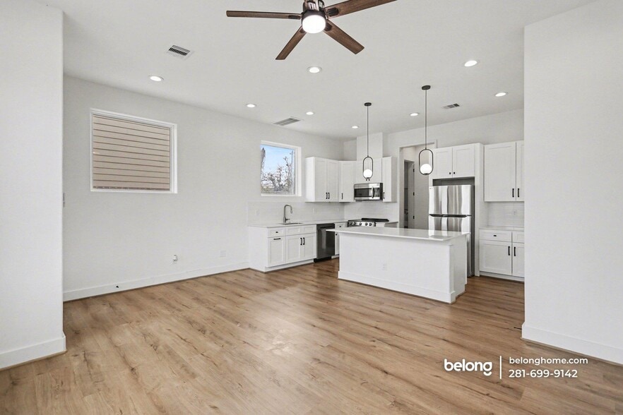 Building Photo - 203 Danna Ln