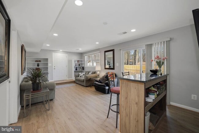 Building Photo - 8418 Stonewall Dr