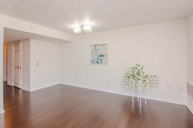 Building Photo - 1704 Weatherstone Dr