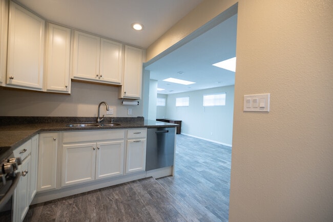 Building Photo - 3505 Idlewild Way