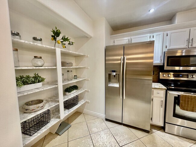 Building Photo - Summerlin South | 2 Bedroom | 2 Bathroom | Flexible 1–12 Month Lease | Perfect For Traveling Prof...