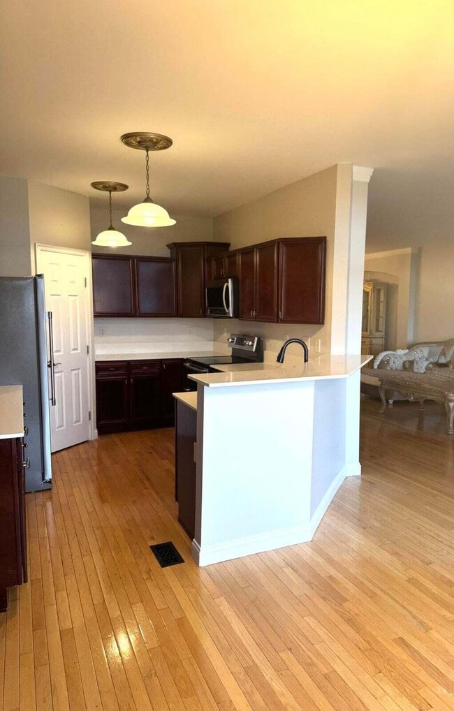 Building Photo - 459 Pinnacle Way