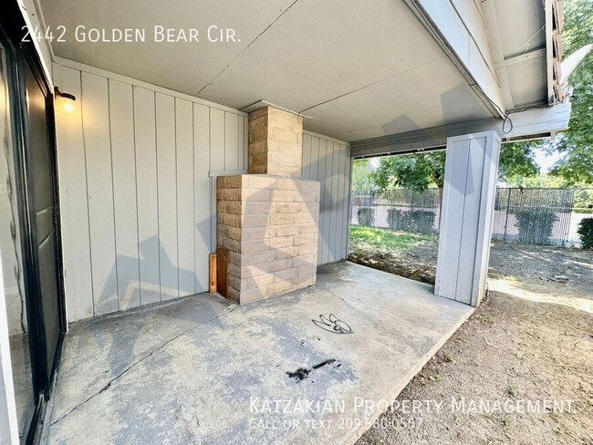 Building Photo - Single Story 3 Bedroom 2 Bath Golden Bear ...