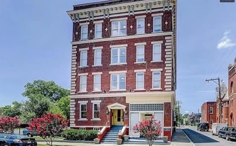 Building Photo - 1301 Porter St