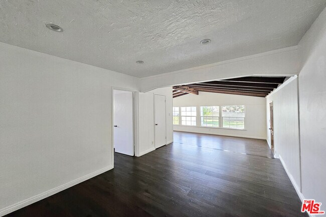 Building Photo - 15106 San Jose St