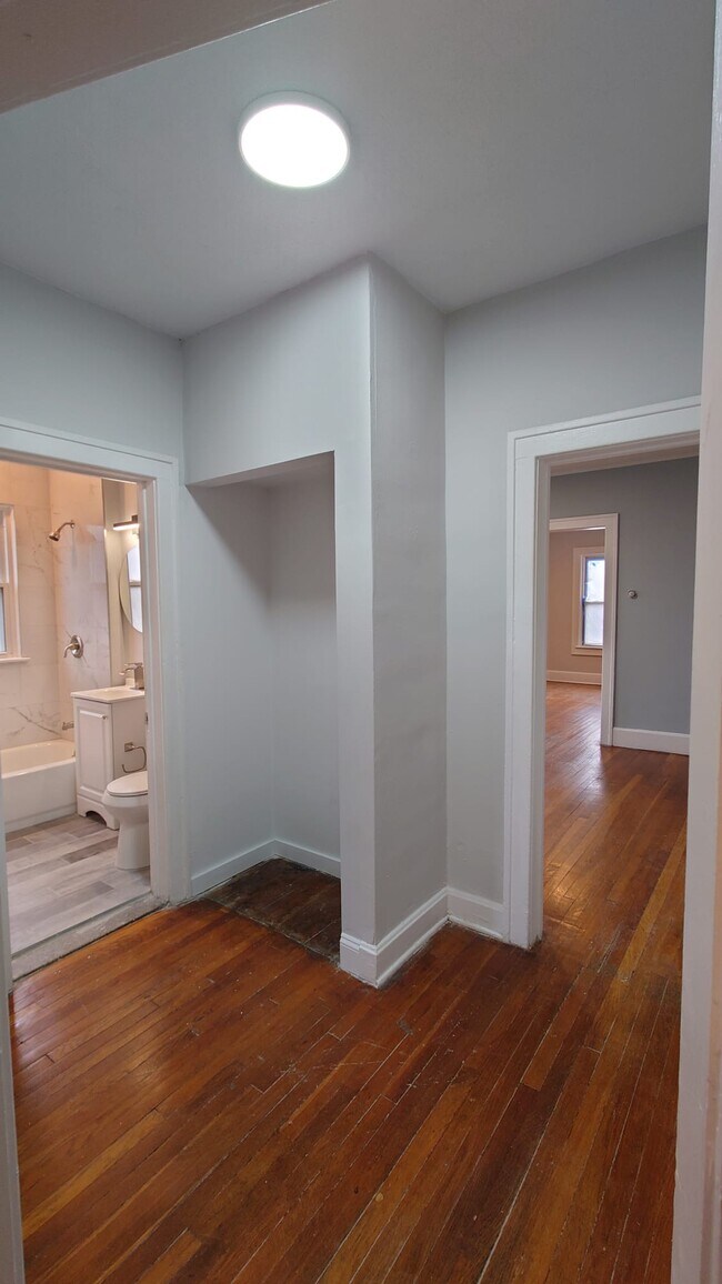 Building Photo - 1350 Alter Rd