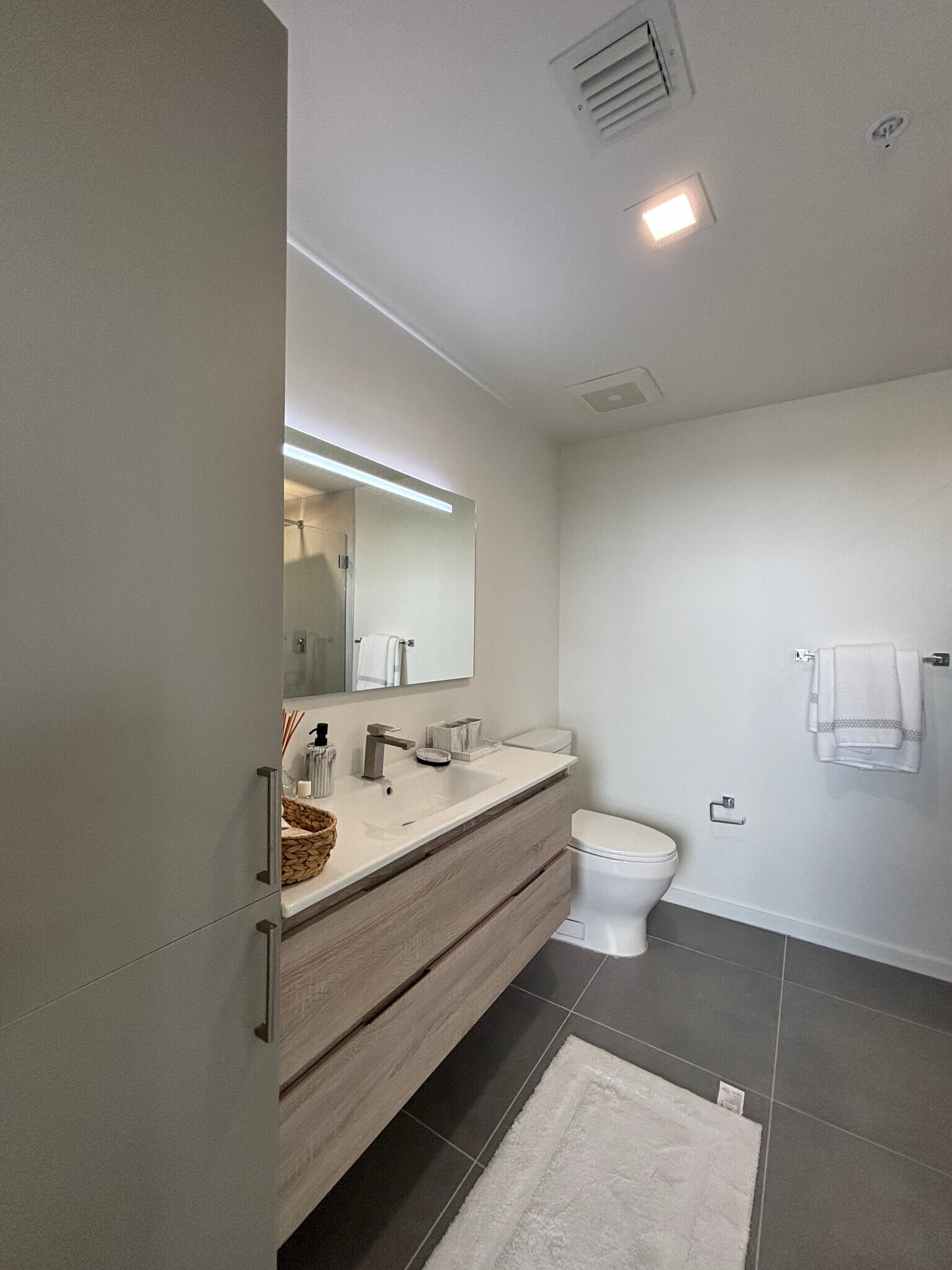 Building Photo - 1740 NW 1st Ave