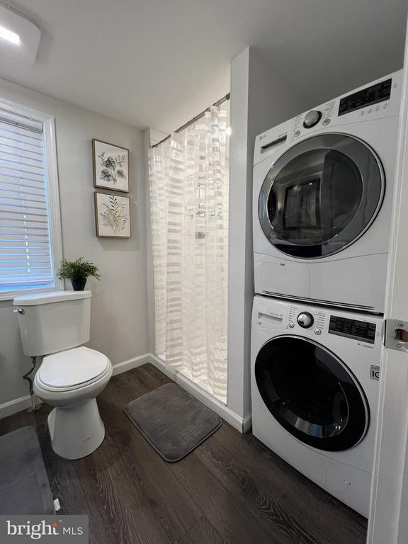 Building Photo - 324 S Castle St