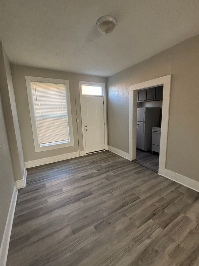 Building Photo - NCH - 850-852 E Livingston Ave.