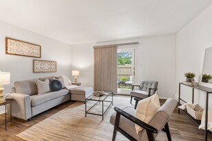 Building Photo - 106 Tarryton Ct E