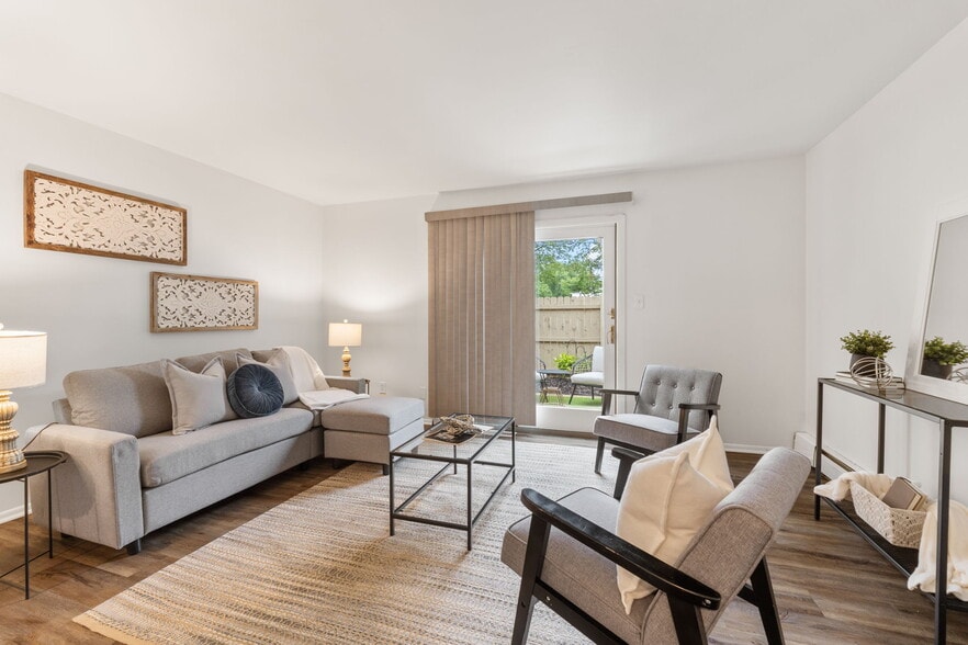 Primary Photo - 106 Tarryton Ct E