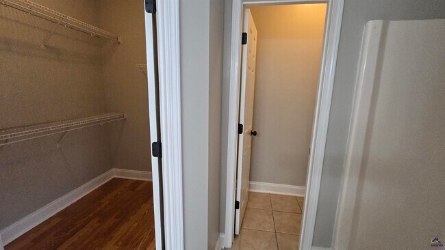 Building Photo - 104 Wetherby Ct