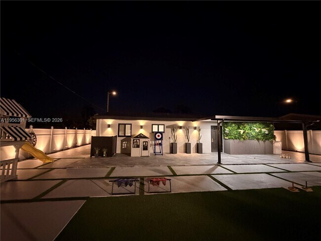 Building Photo - 2340 SW 42nd Way