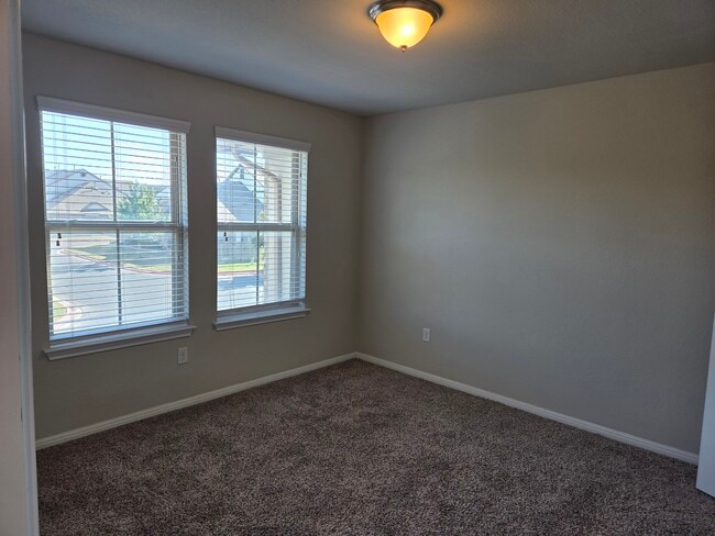 Building Photo - 2304 S Lakeline Blvd