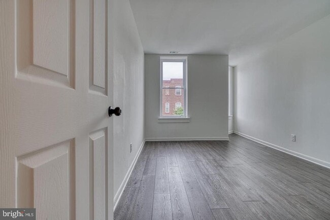 Building Photo - 2324 Callow Ave