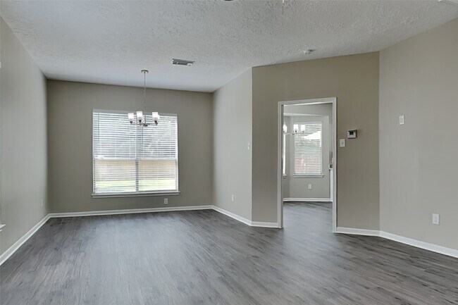 Building Photo - 25814 Richards Rd