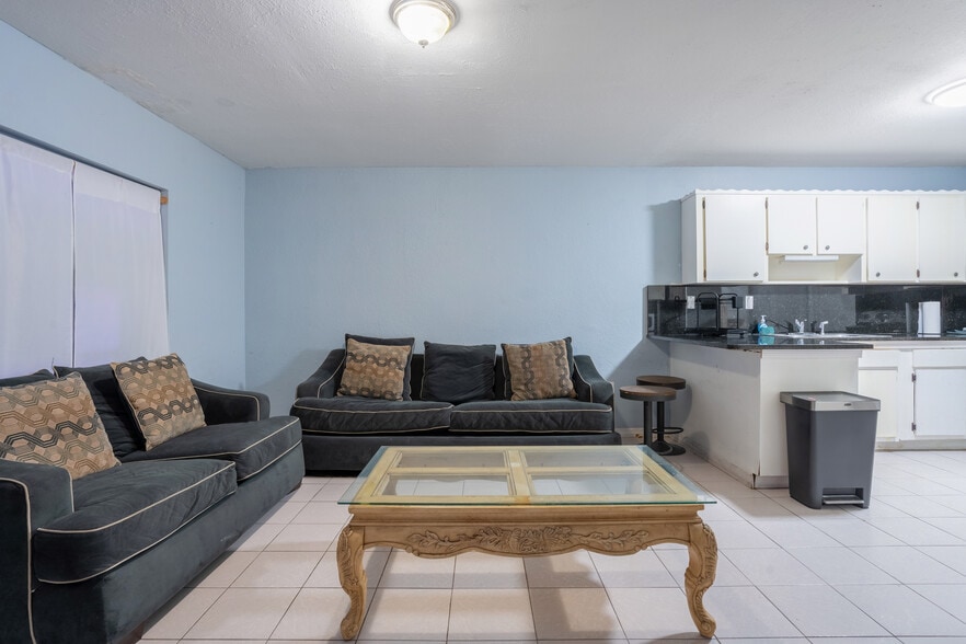 Building Photo - 1062 SW 135th Pl