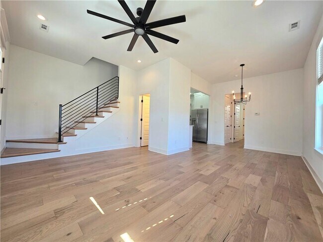 Building Photo - 5390 Crescent St