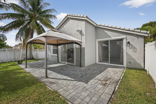 Building Photo - 1475 Running Oak Ln