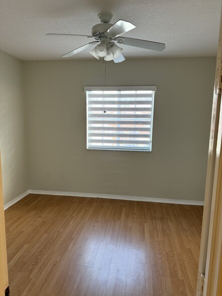 Bedroom #2 w/ walking closet. - 1106 NW 100th Ave