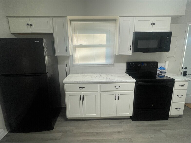 Building Photo - 331 W Kibby St