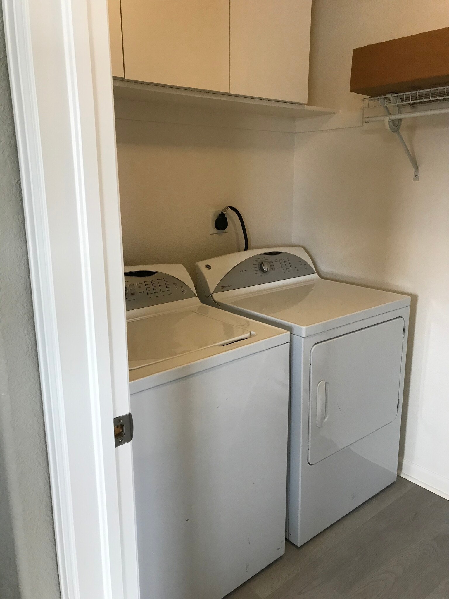 In unit laundry - 960 W 112th Ave