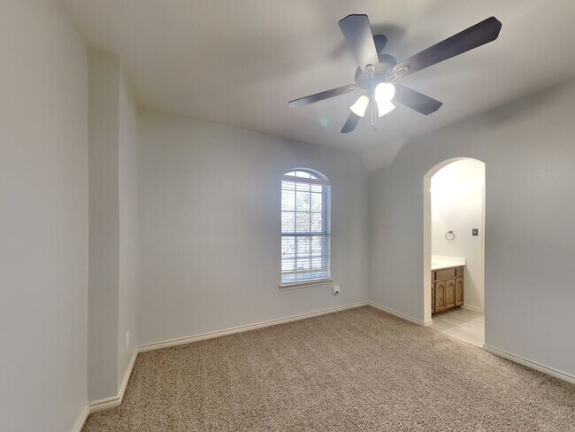 Building Photo - Luxurious Home in The Trails of Prosper! READY NOW!