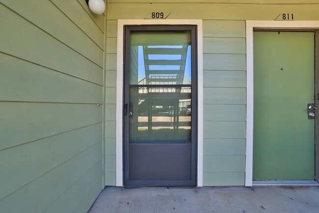 Building Photo - 14777 Wunderlich Dr