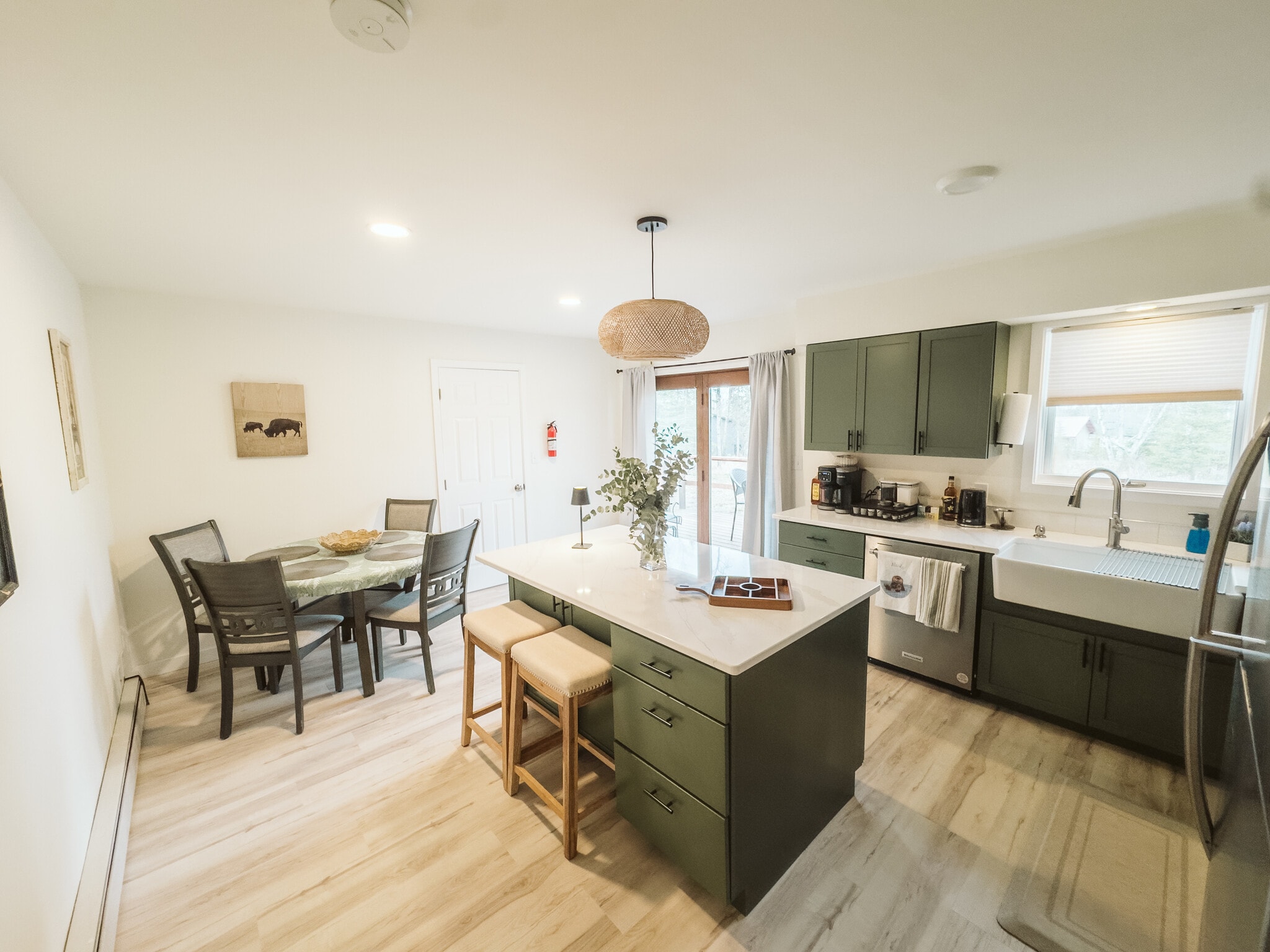 Kitchen - 37041 Rafie St