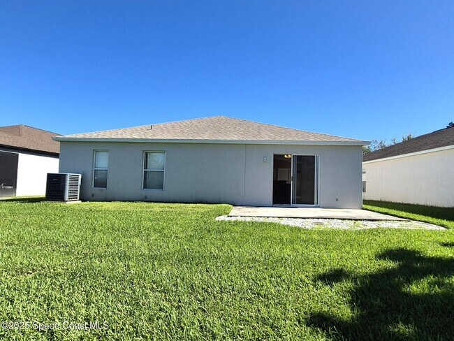 Building Photo - 2365 Bayhill Dr