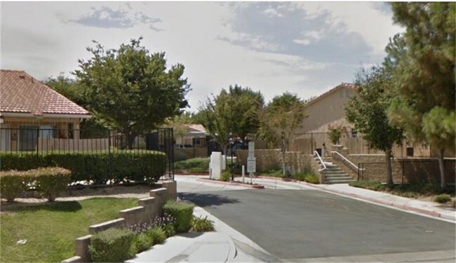 Building Photo - 201 8th St