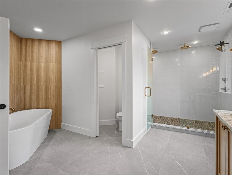 Building Photo - 10300 NE 95th Ave