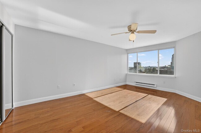 Building Photo - 10 Stewart Pl