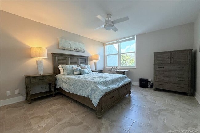 Building Photo - 1950 SW Palm City Rd