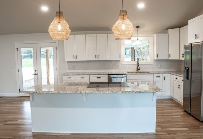 Building Photo - Hillsboro - Renovated Home for Lease
