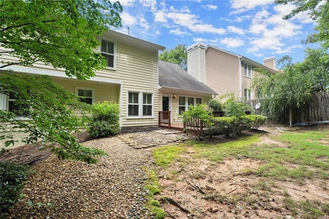 Building Photo - 1158 Manor Crest Ct NE