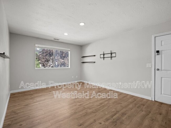 Building Photo - 100 E 600 S