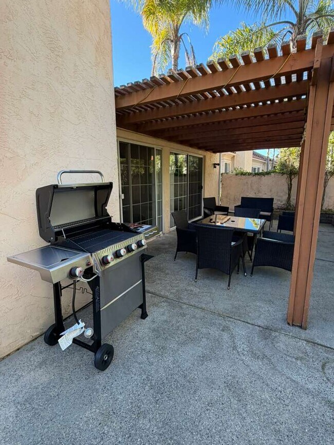 Building Photo - 11816 Caminito Corriente