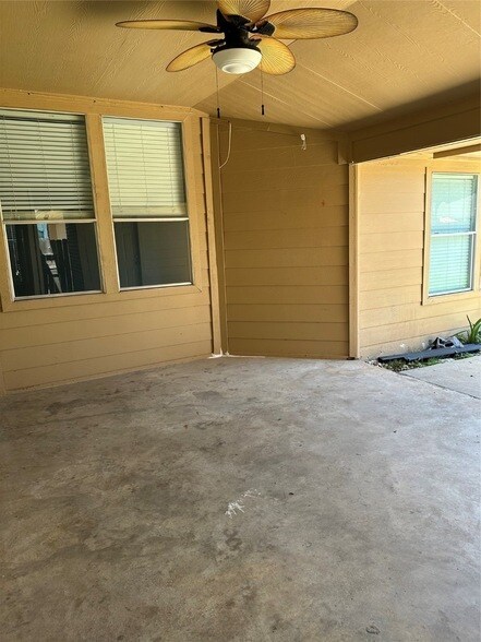 Building Photo - 14310 Cypress Green Dr