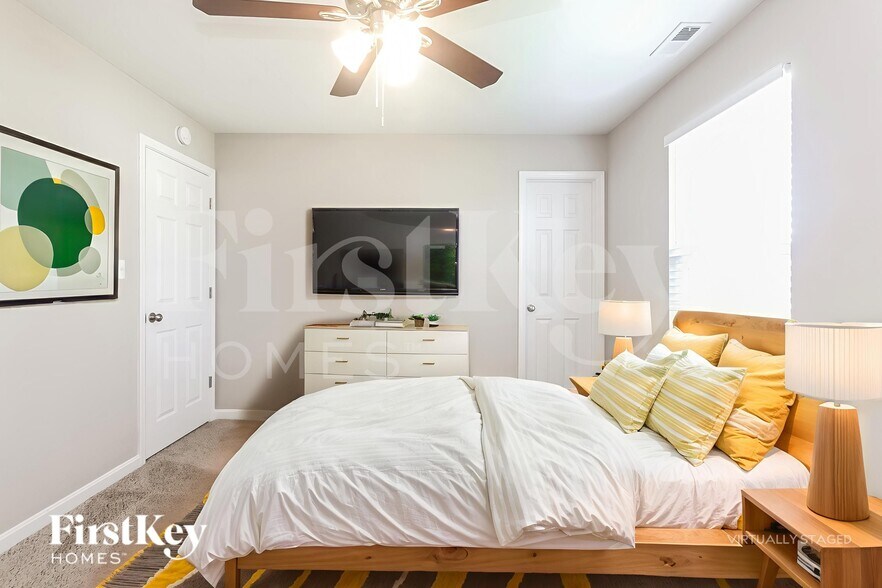 Building Photo - 6159 N Woods Edge Dr