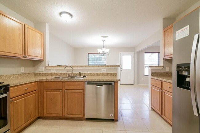 Building Photo - 11811 Sunny Stream Dr